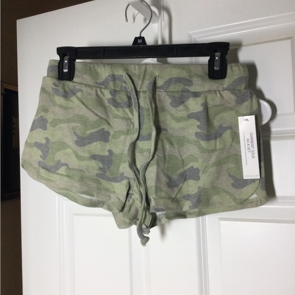 Lounge Hoodie Shorts Set - Picture 9 of 11